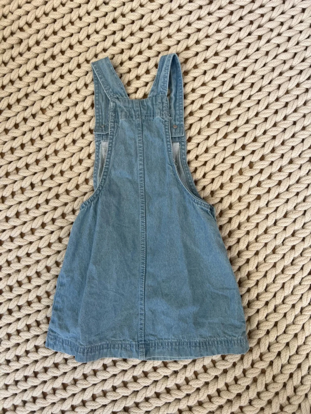 NWOT Max Studio Kids size 4 chambray Denim Kids Overall Dress with Sequin 'LOVE'
